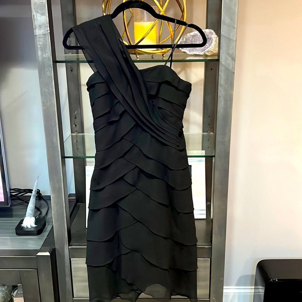 Max & Cleo One-Shoulder Chiffon ruffle dress size 4